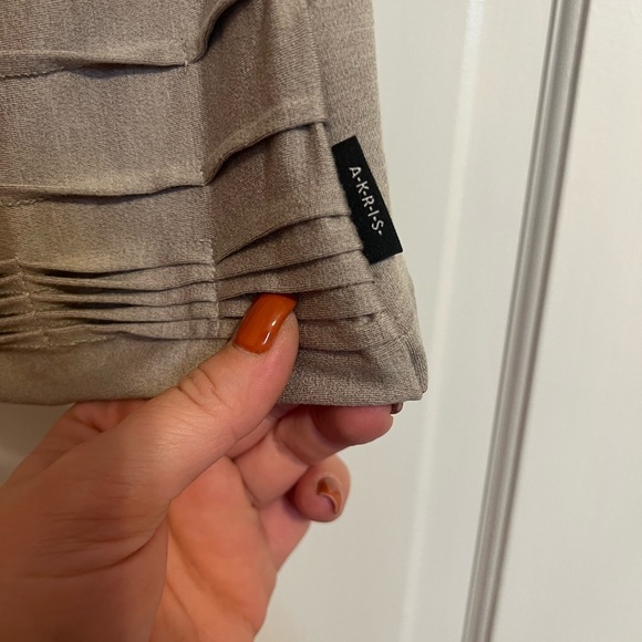 #114 AKRIS MUSHROOM TAUPE LAYERED RUFFLE TANK TOP BLOUSE SIZE 14 - Picture 5 of 7